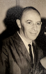 Ojciec Zuzanny, Leon/Antoni Roman